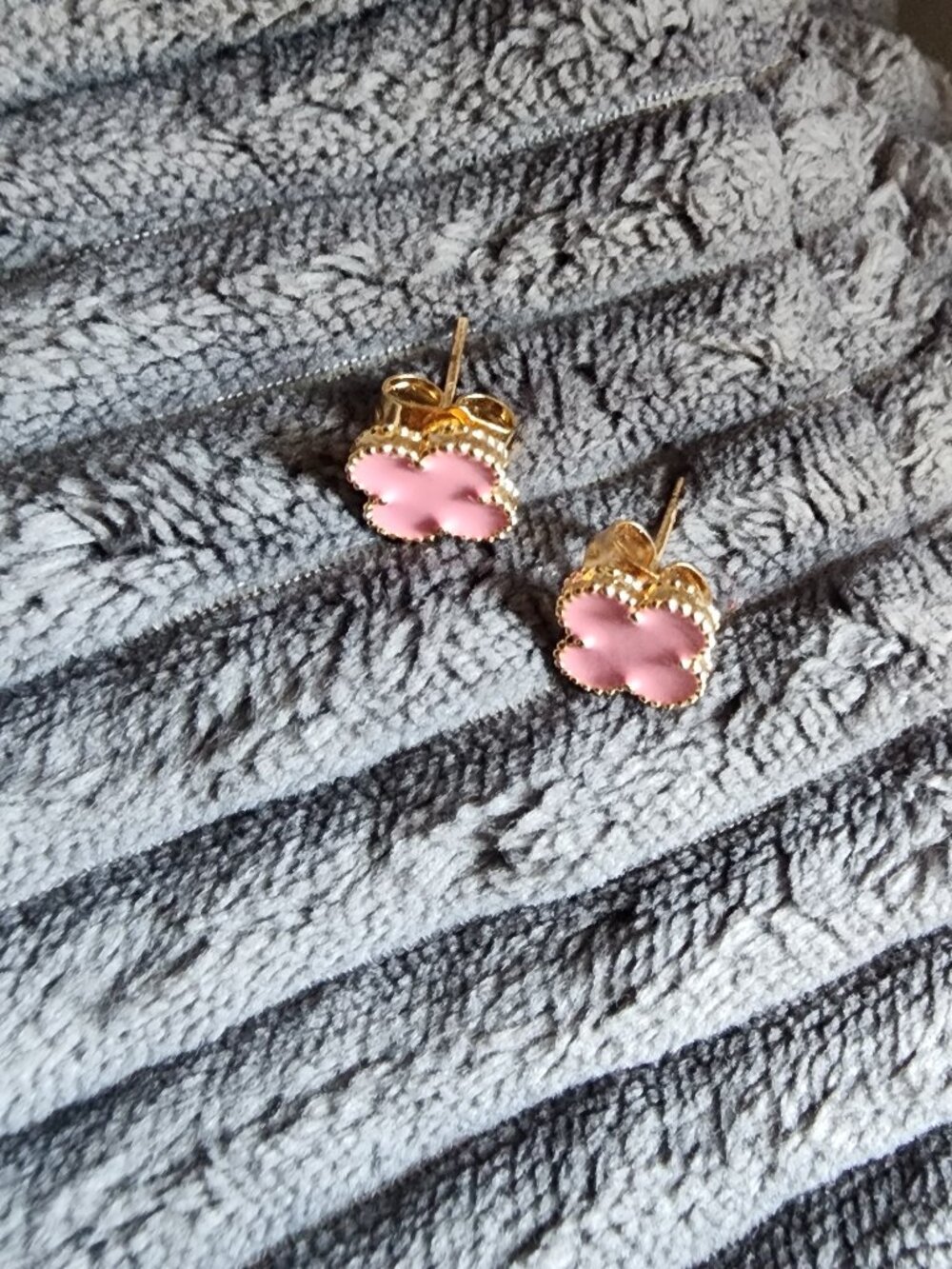 Clover Earrings Pink Gold Plated - Picture 3 of 3